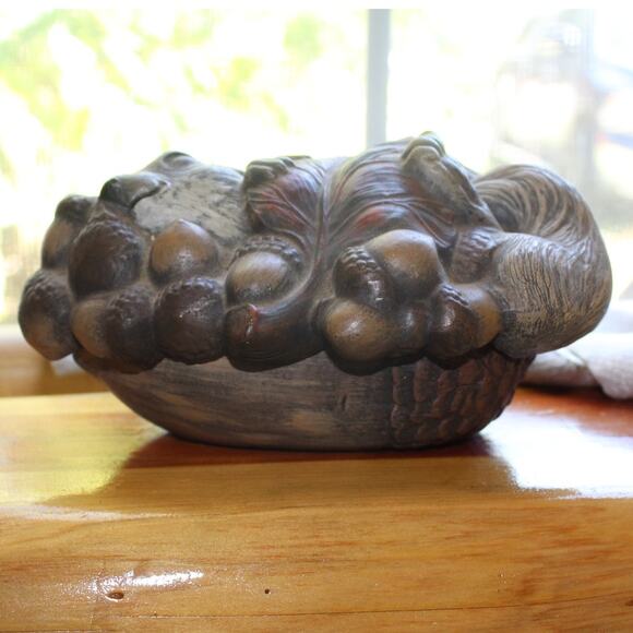 Provincial Mold Sleeping Squirrel Covered Dish. - Picture 3 of 9